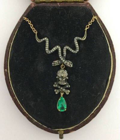古董珠宝#欧洲暗黑系珠宝—骷髅,在维多利亚时期,被称为mouring