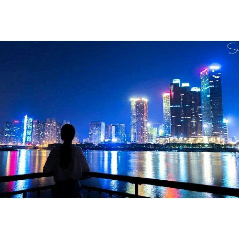 白边真人情侣头像by落泪前转身