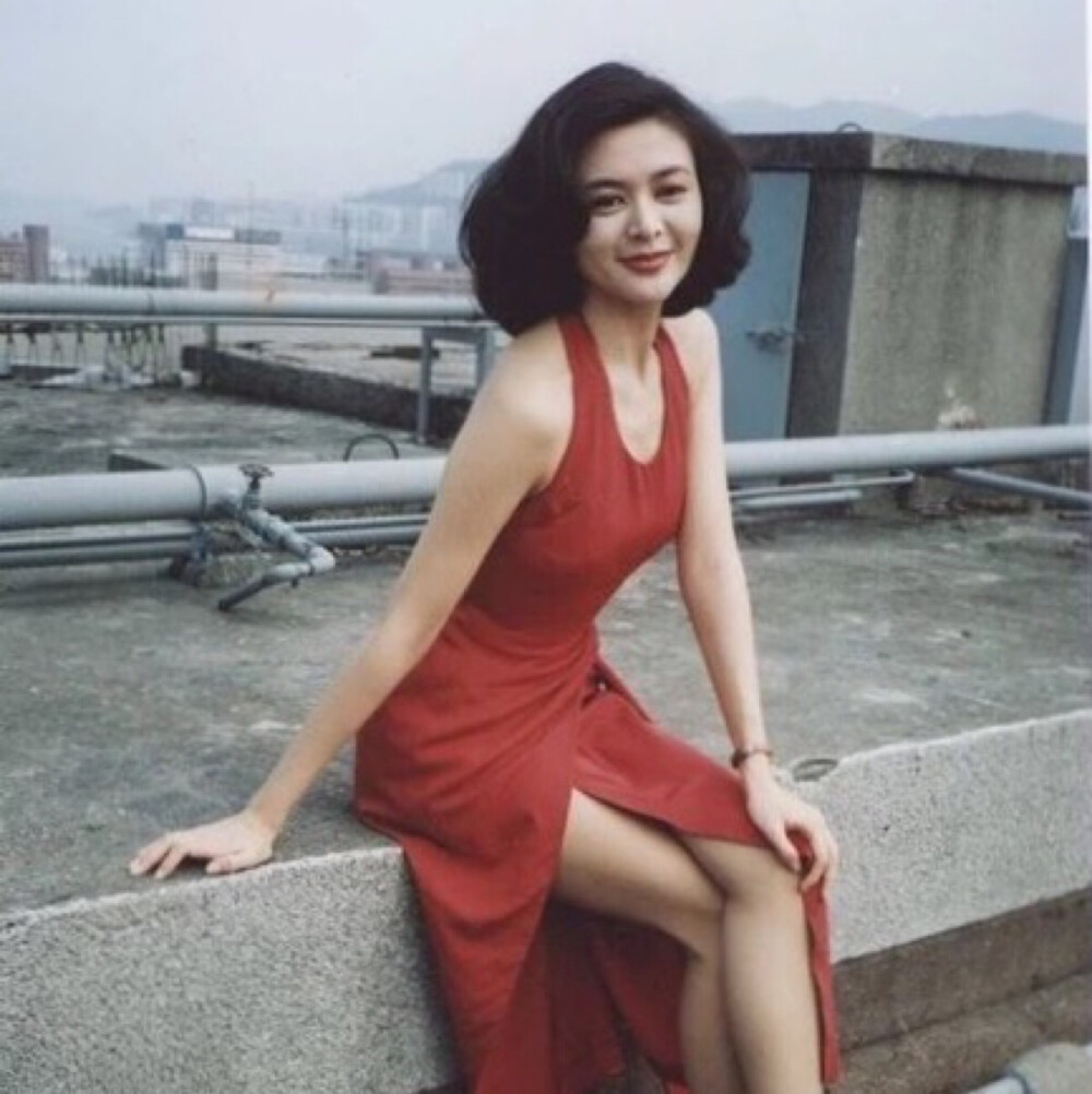 关之琳 1962年9月生于中国香港 自截女头