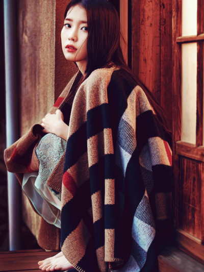 李智恩(iu),1993年5月16日出生于韩国首尔特别市,韩国女歌手,演员