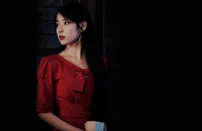 李智恩(iu),1993年5月16日出生于韩国首尔特别市,韩国女歌手,演员
