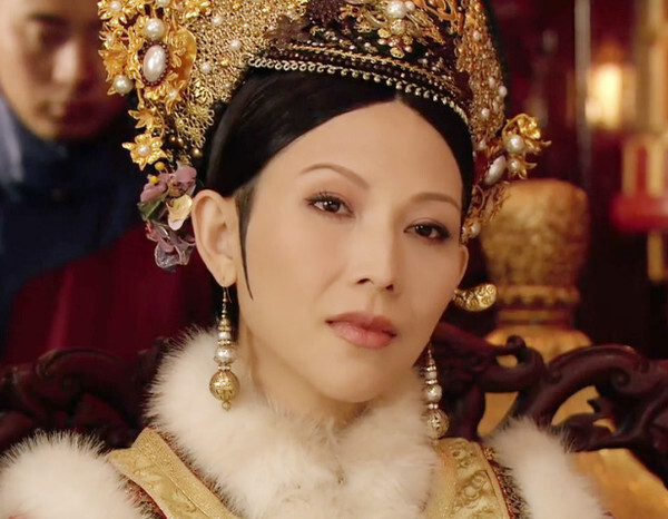 皇后.乌拉那拉氏,由蔡少芬饰演,出自电视剧《甄嬛传》