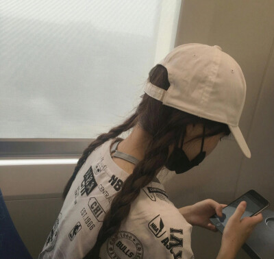 女生头像,神秘感,娃娃,长发背影,可爱,小女生风格