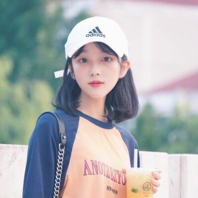 女生头像 我是个丑姑娘,变不了你喜爱的模样.
