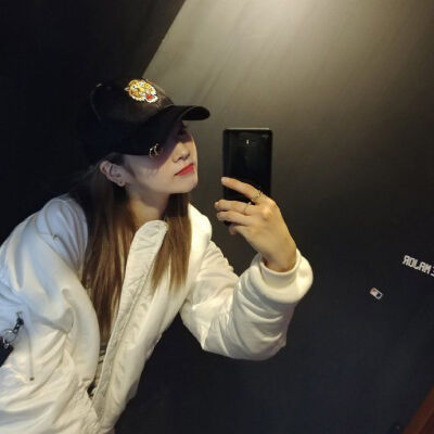 卫生间自拍镜子