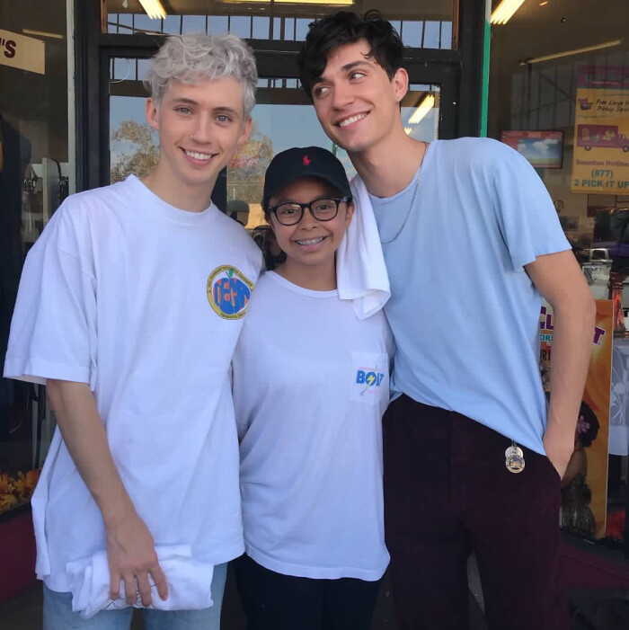 养鹅大户的宠溺眼神