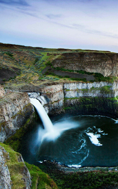 杂志锁屏帕卢斯瀑布是美国最气势磅礴,最美丽的大瀑布之一,春天和初夏