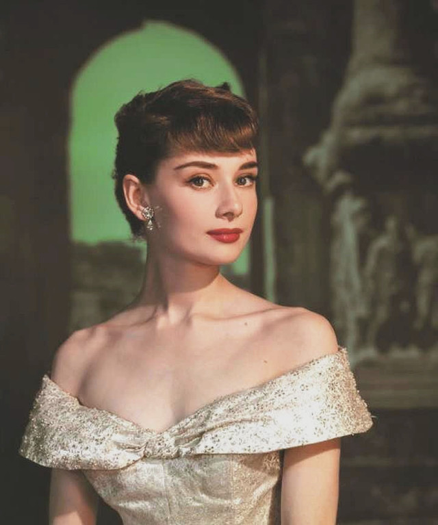 奥黛丽·赫本(audrey hepburn,1929年5月4日—1993年1月20日),出生于