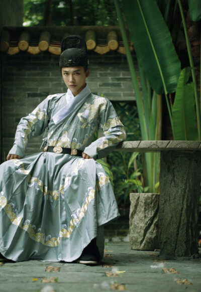 淡辉夕颜,公子如玉,是你执一把青伞,为我许下一世长安)古风男头
