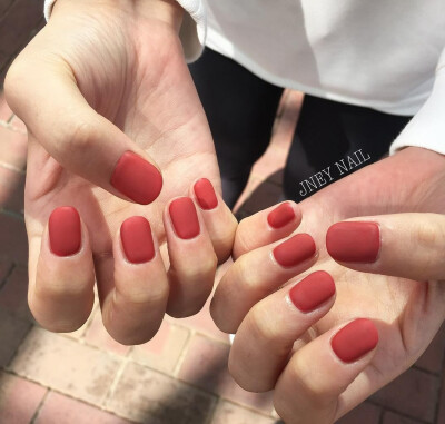 冬天暖暖的磨砂款美甲