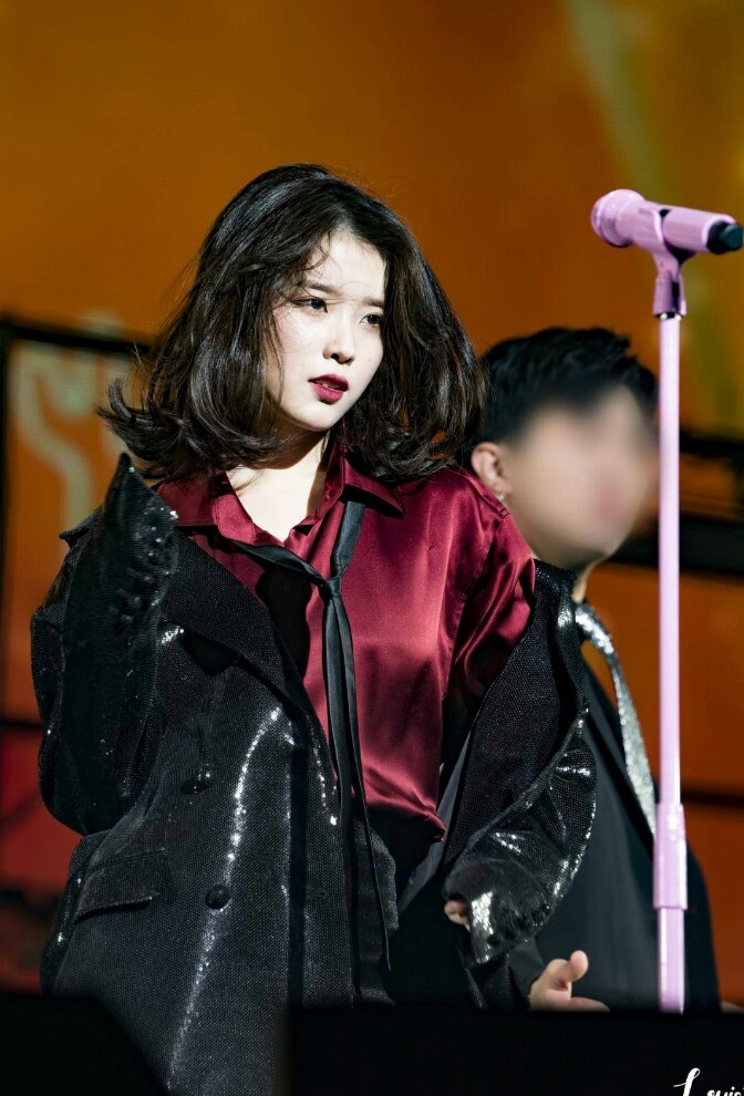 【iu】演唱会超美超帅的李知恩