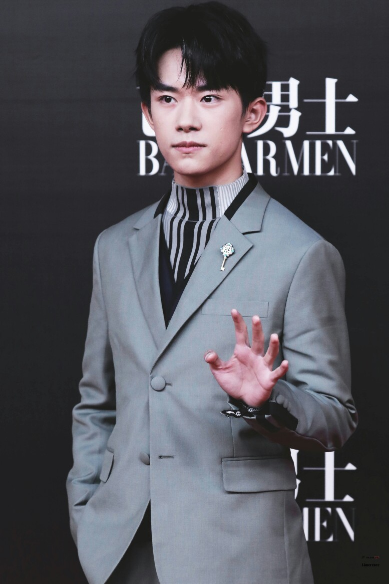 易烊千玺#tfboys 芭莎男士 巅峰人物盛典 高清 帅气