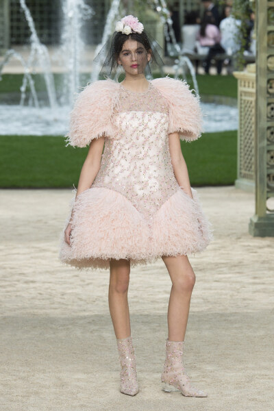chanel(香奈儿)巴黎大皇宫发布2018春夏高级定制系列