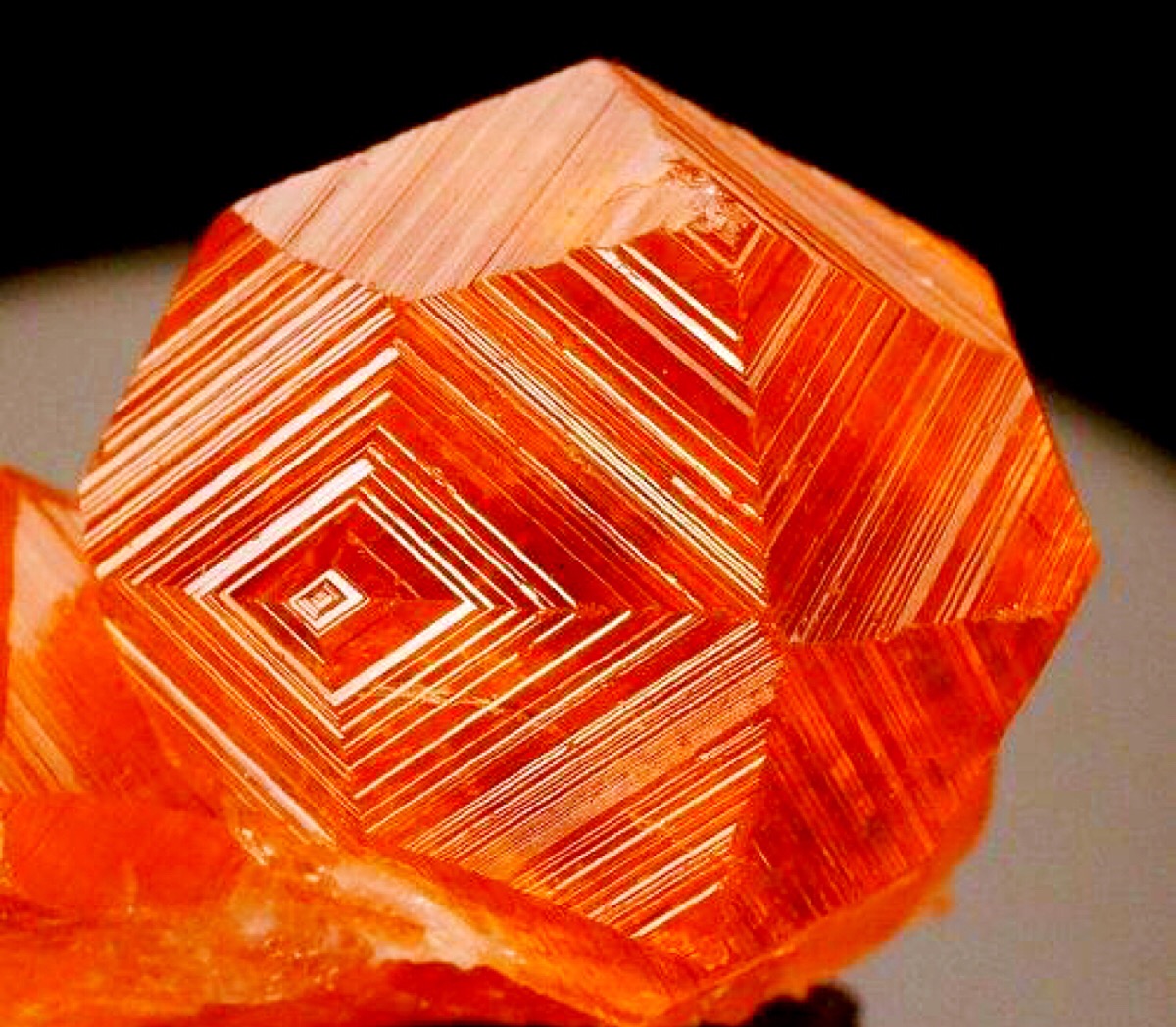 完美晶体贵榴石(钙铝榴石)hessonite garnet