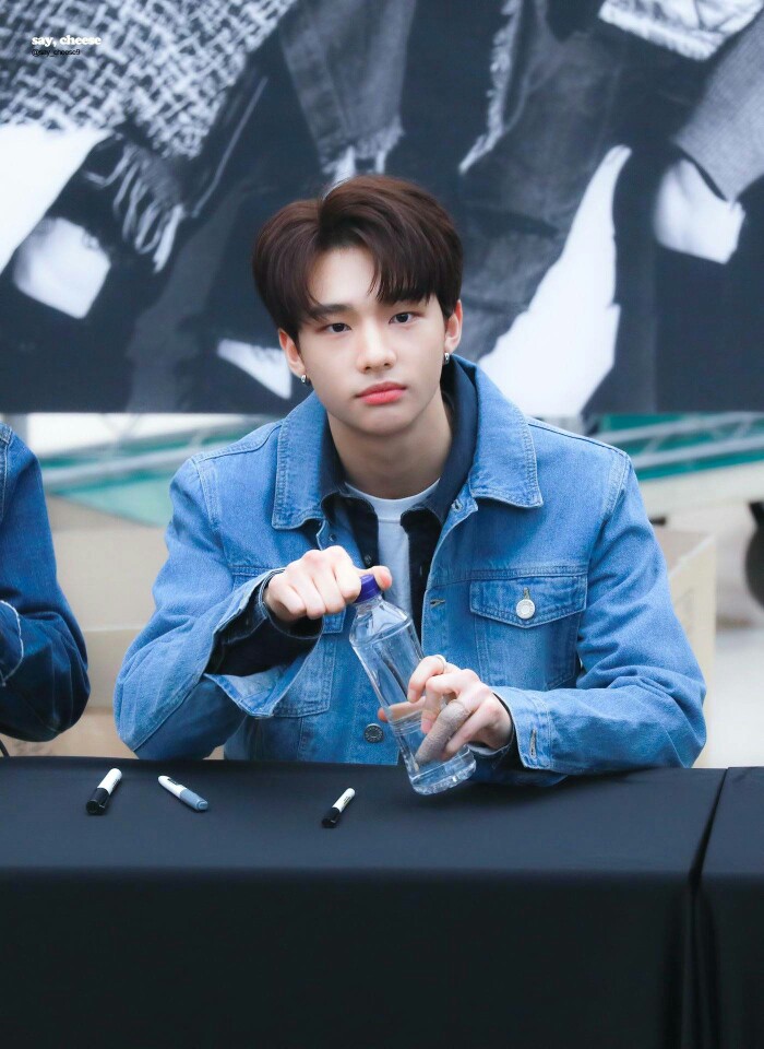 stray kids 黄铉辰(hwang hyun jin)