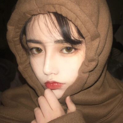 自拍 狗狗 猫猫 森系 背影杀手 侧面 黑白 情头 女生头像 小清新 闺蜜