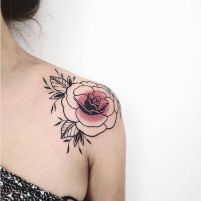 纹身图案分享~小清新花卉纹身图集肩部花朵纹身