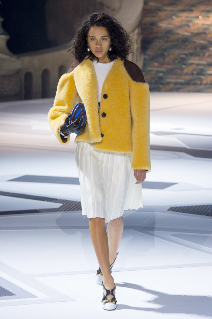 路易·威登 lv (louis-vuitton)2018巴黎时装周 秋冬女装系列