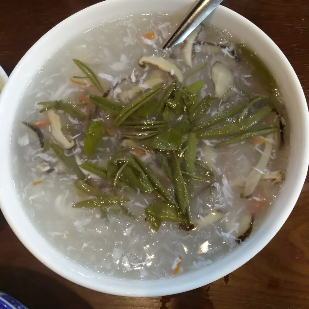 江南特色的莼菜银鱼汤…好喝,我喜欢