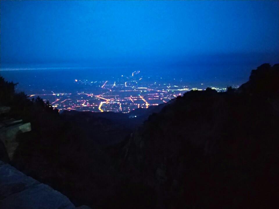 泰山夜景