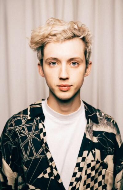 特洛耶·希文troye sivan