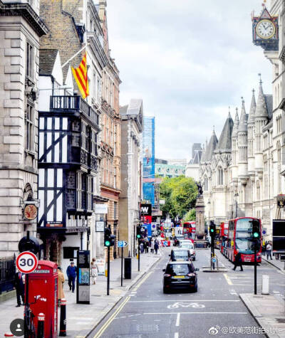 英国伦敦校服