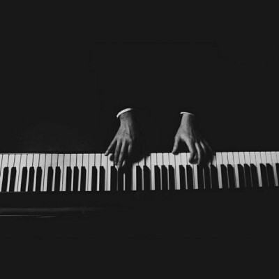 黑白钢琴