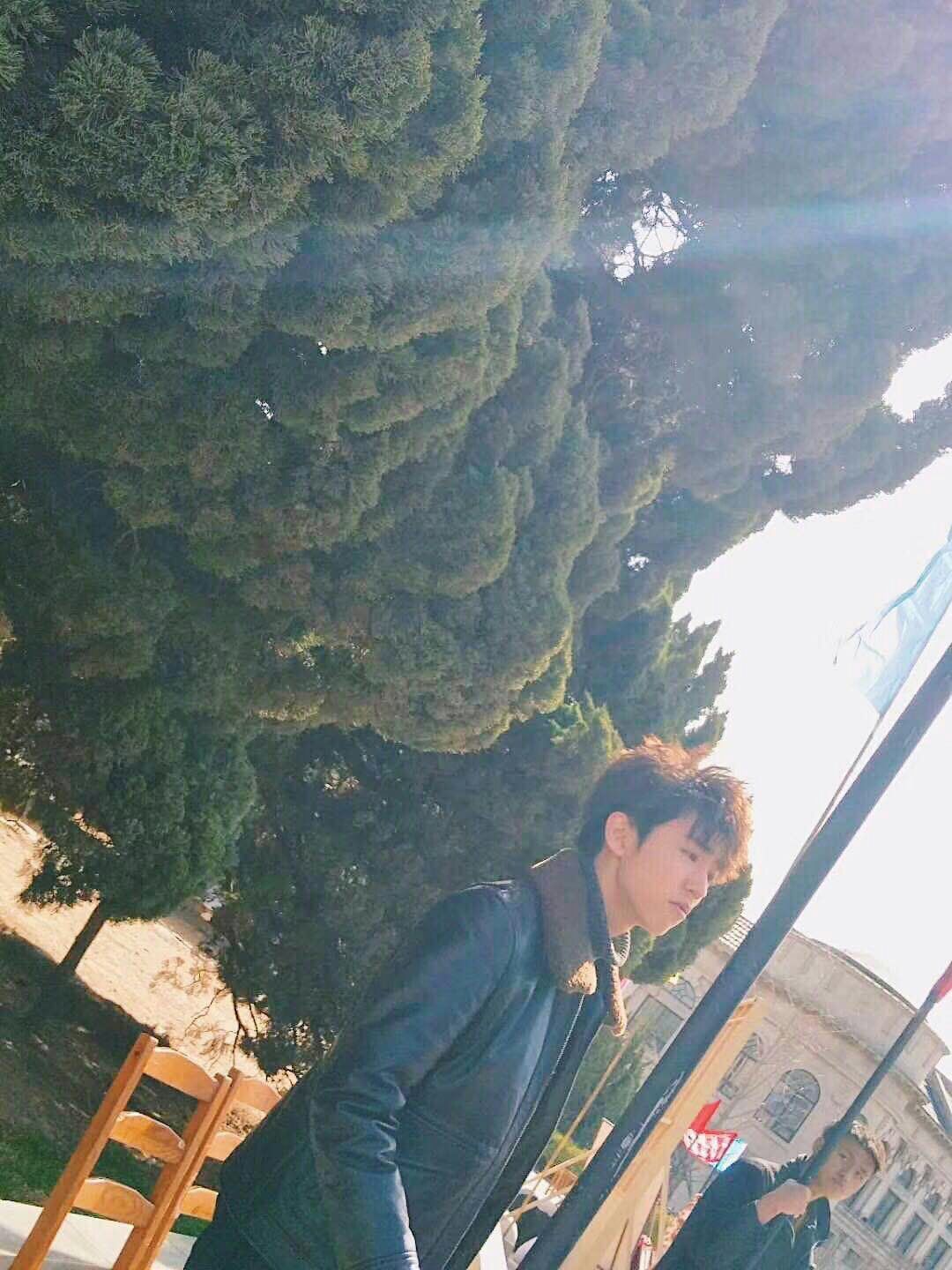 王俊凯×2018.04.14《天坑鹰猎》大连旅顺拍摄×cr:logo