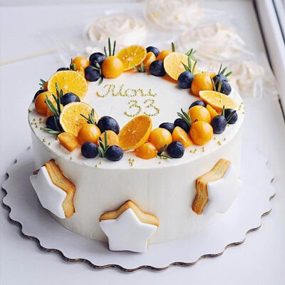 简约水果装饰生日蛋糕