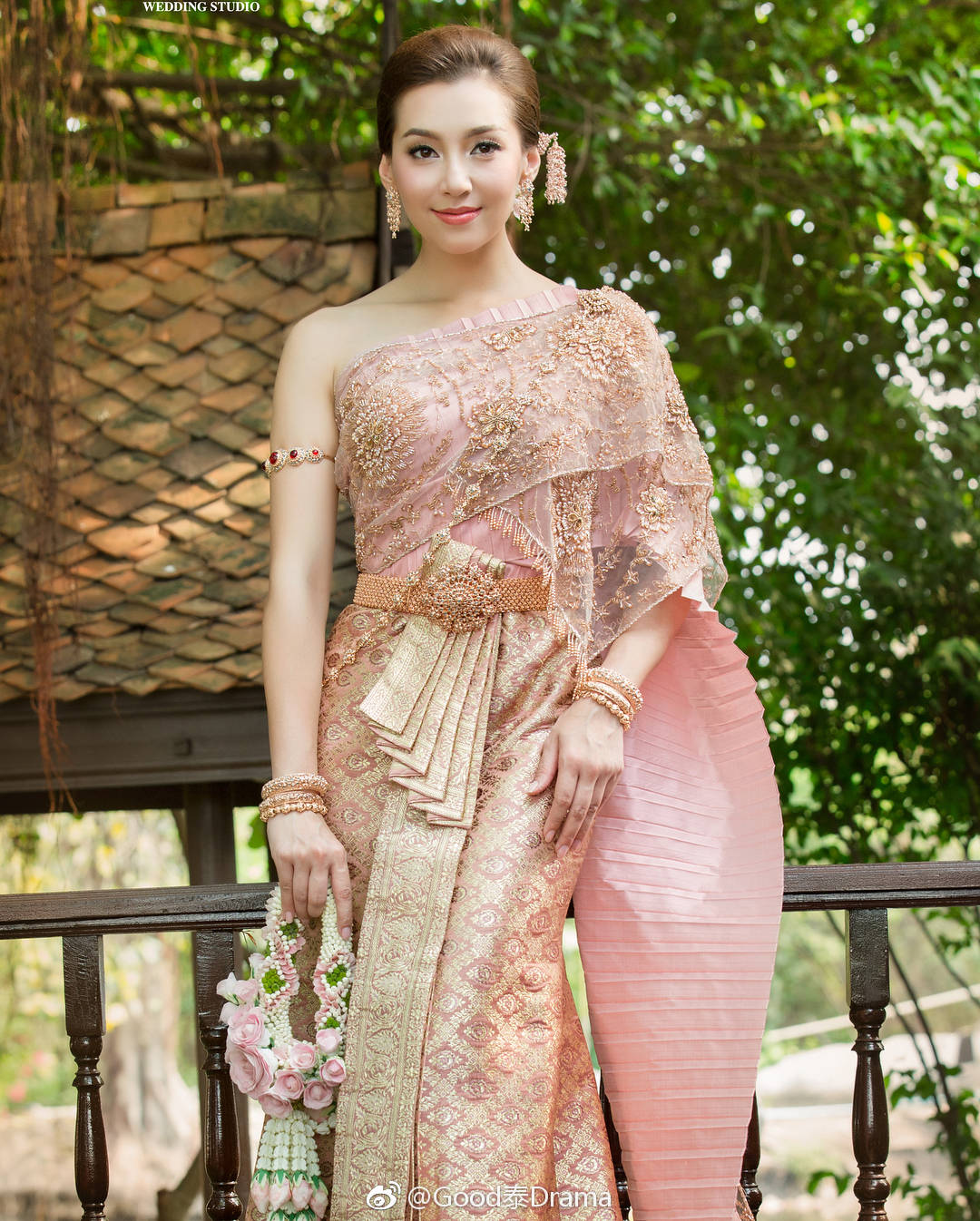 泰国王室都是时尚达人，妙手打造泰服文化