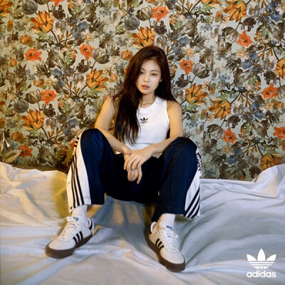 jenniex我车,lisa和jennie开车 180607 adidas x blackpink jennie