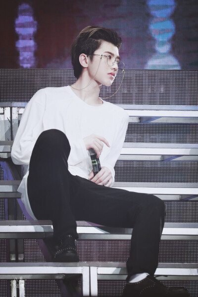 哈哈 小蔡 kun
