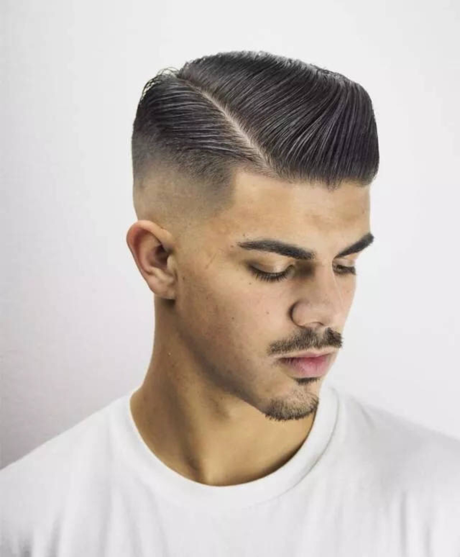 男士发型图片_2021男士流行发型_35岁男人的六种发型_2020最火短发型男