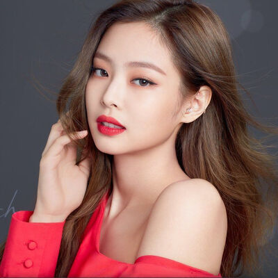 收集   点赞  评论  jennie 0 6 米夕儿dpf  发布到  金智妮 图片