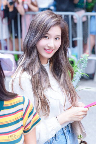 twice凑崎纱夏sana