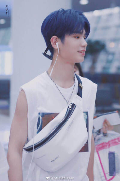 黄明昊