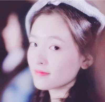 吴倩 头像