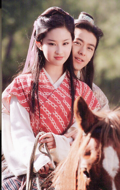 刘亦菲 王语嫣 2003电视剧《天龙八部》王语嫣迷人之处在于她超尘脱俗