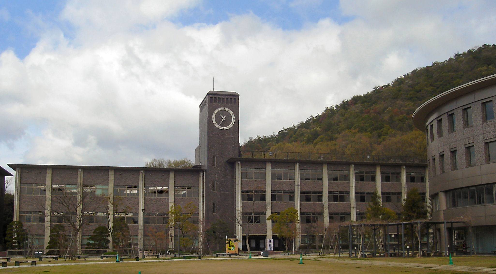 日本大学的校园风景