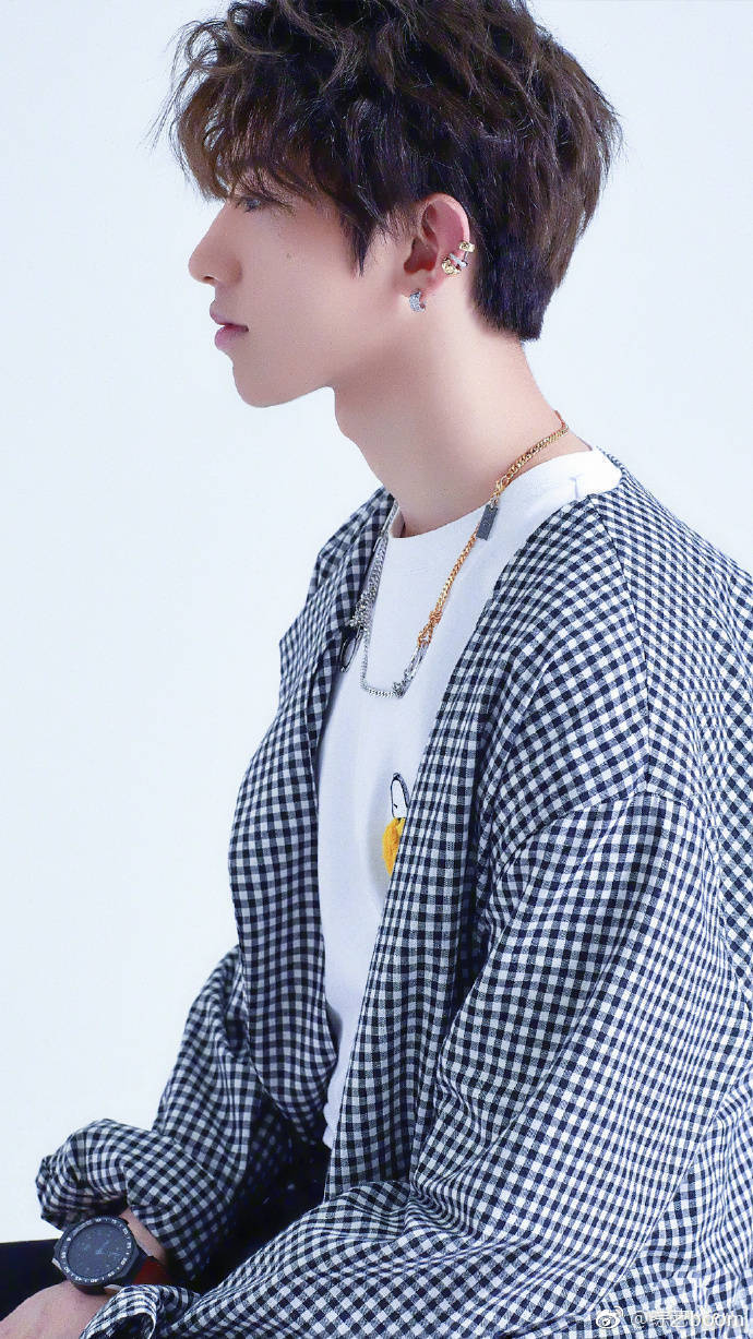 蔡徐坤蔡徐坤工作室发回应声明,关于缺席央…