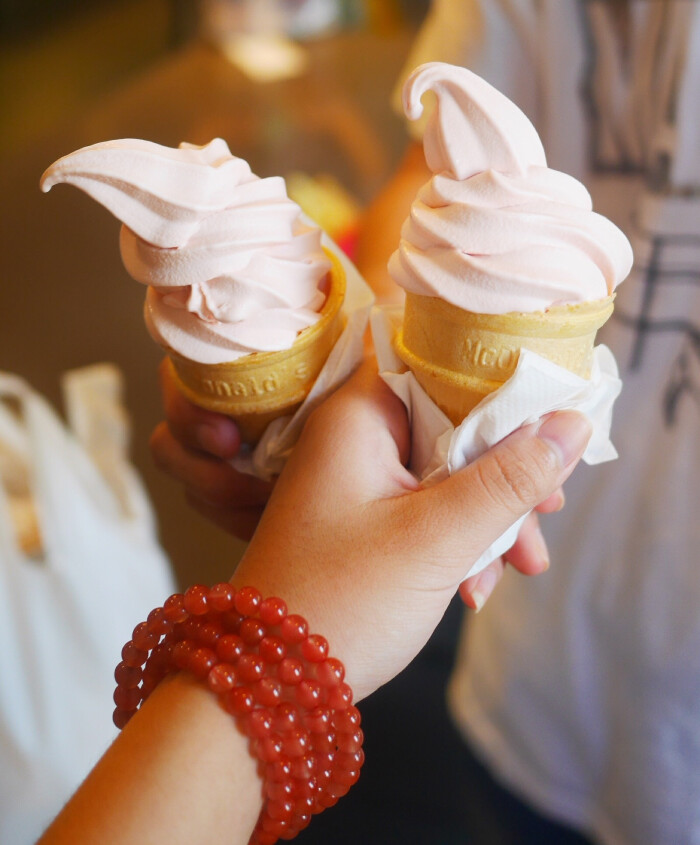 昨日被金拱门甜品站死忠粉安利