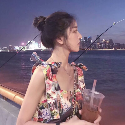 侧脸背影女头像