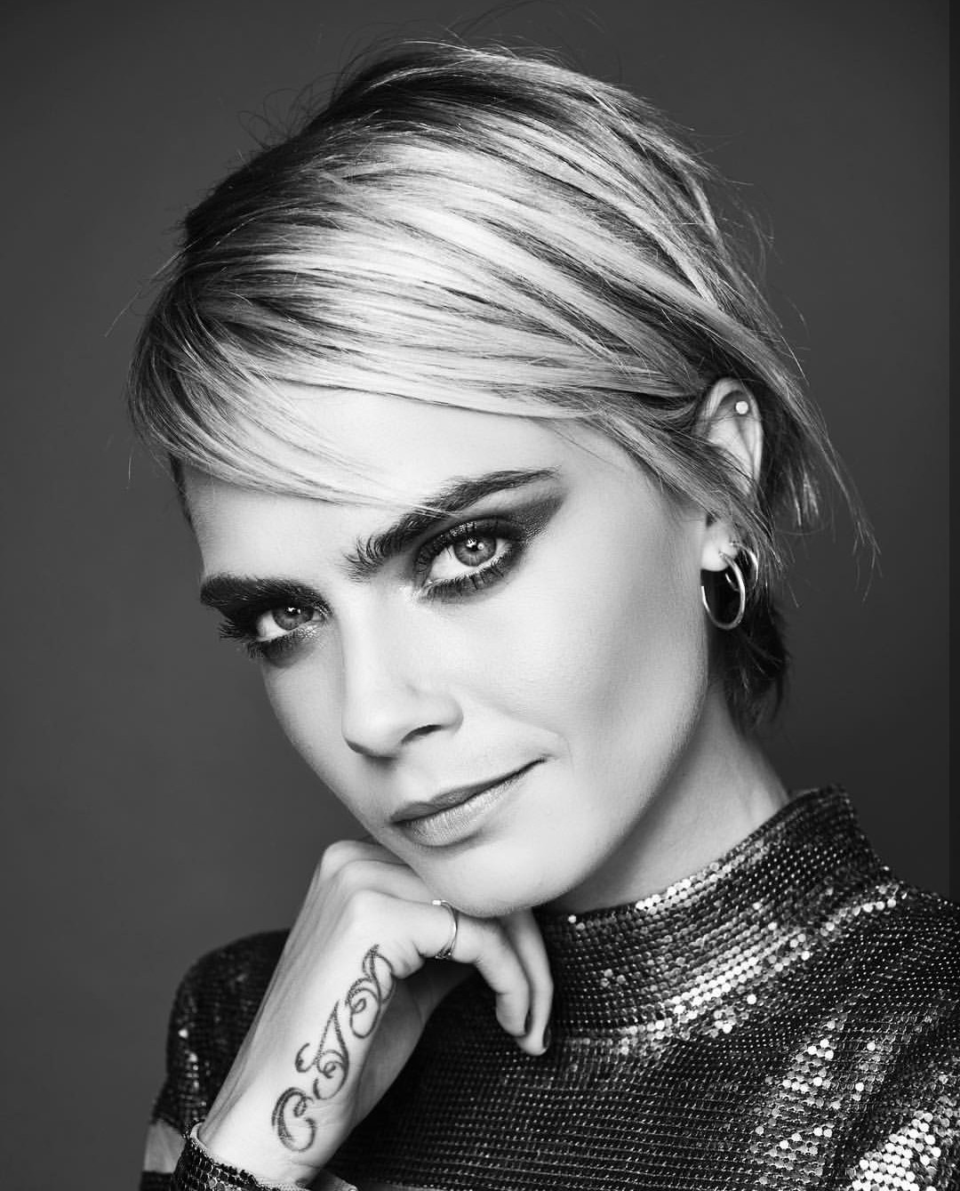 caradelevingne 卡拉迪瓦伊