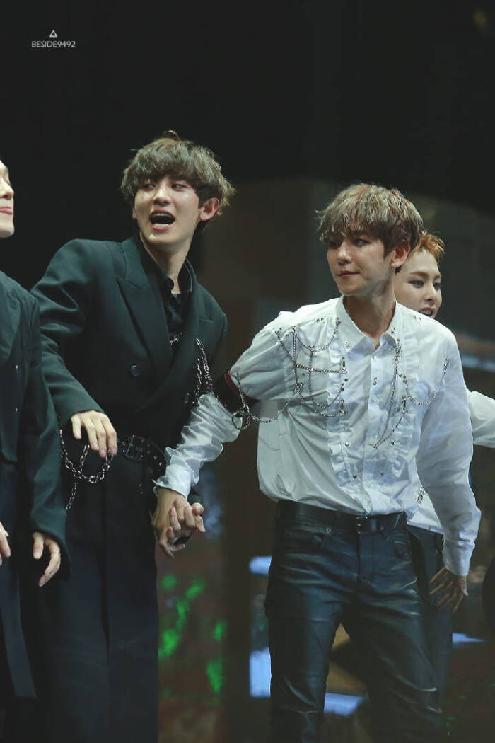 边伯贤# #朴灿烈# #exo# #灿白#壁纸 背景 头像