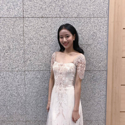 april李娜恩