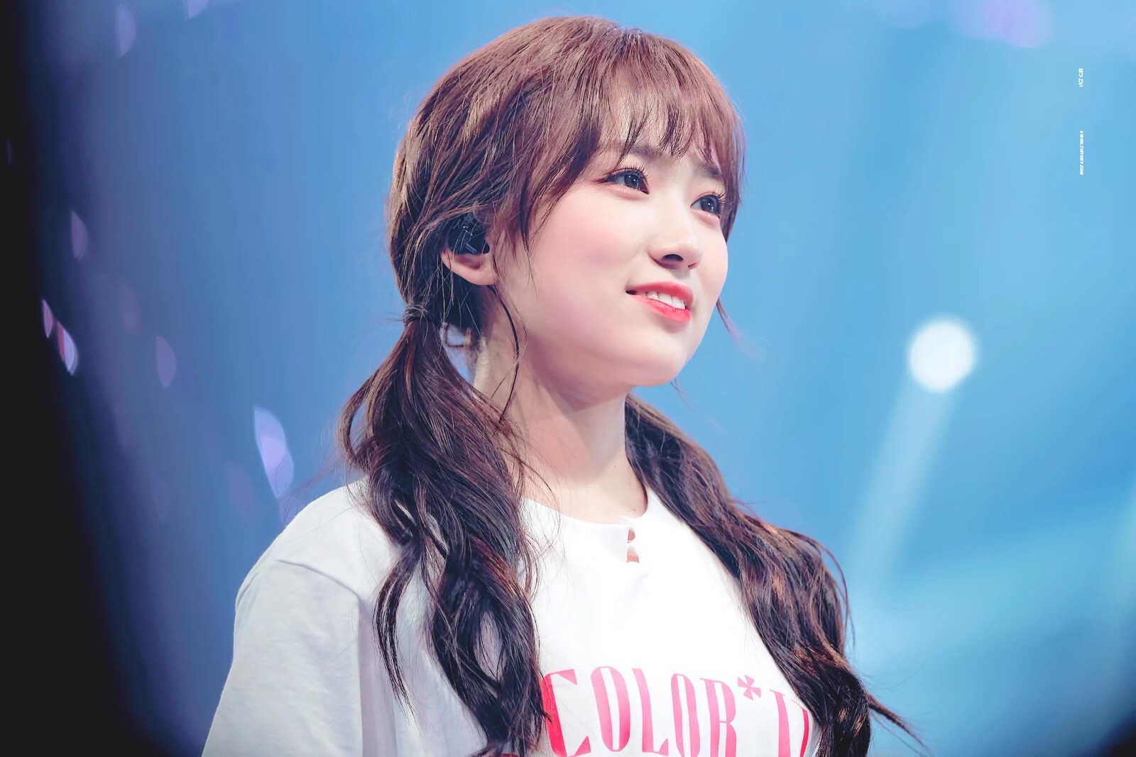 矢吹奈子 nako izone.