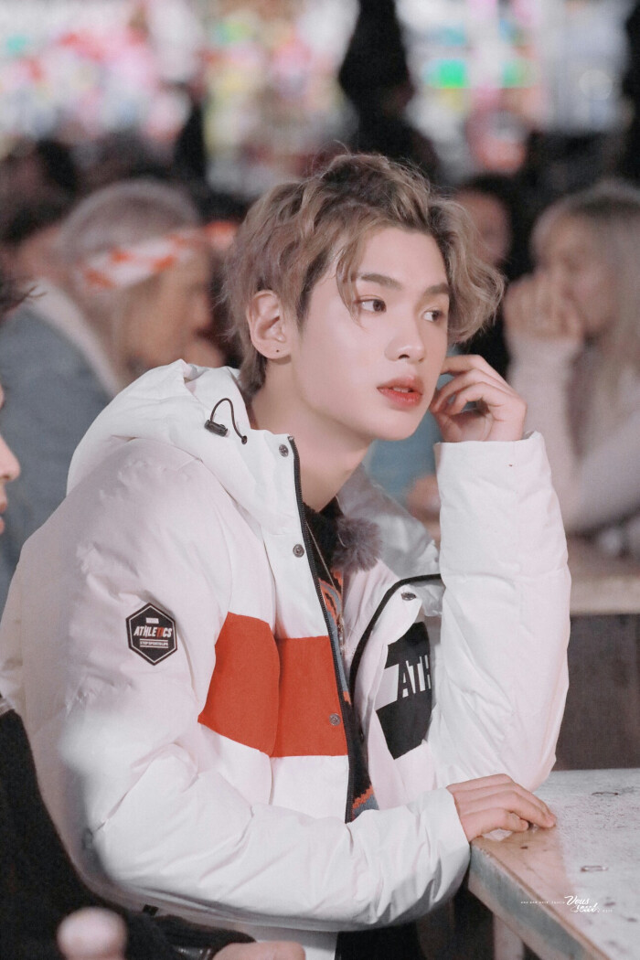 justin黄明昊180901奇妙的食光