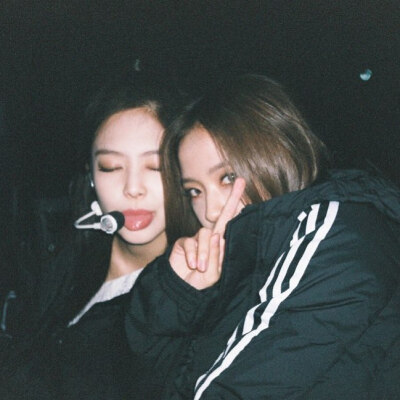 blackpink金智妮jennie金智秀jisoo