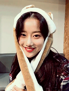 李娜恩 