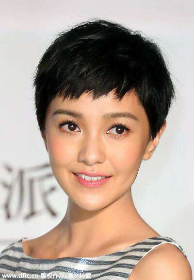 短发女演员